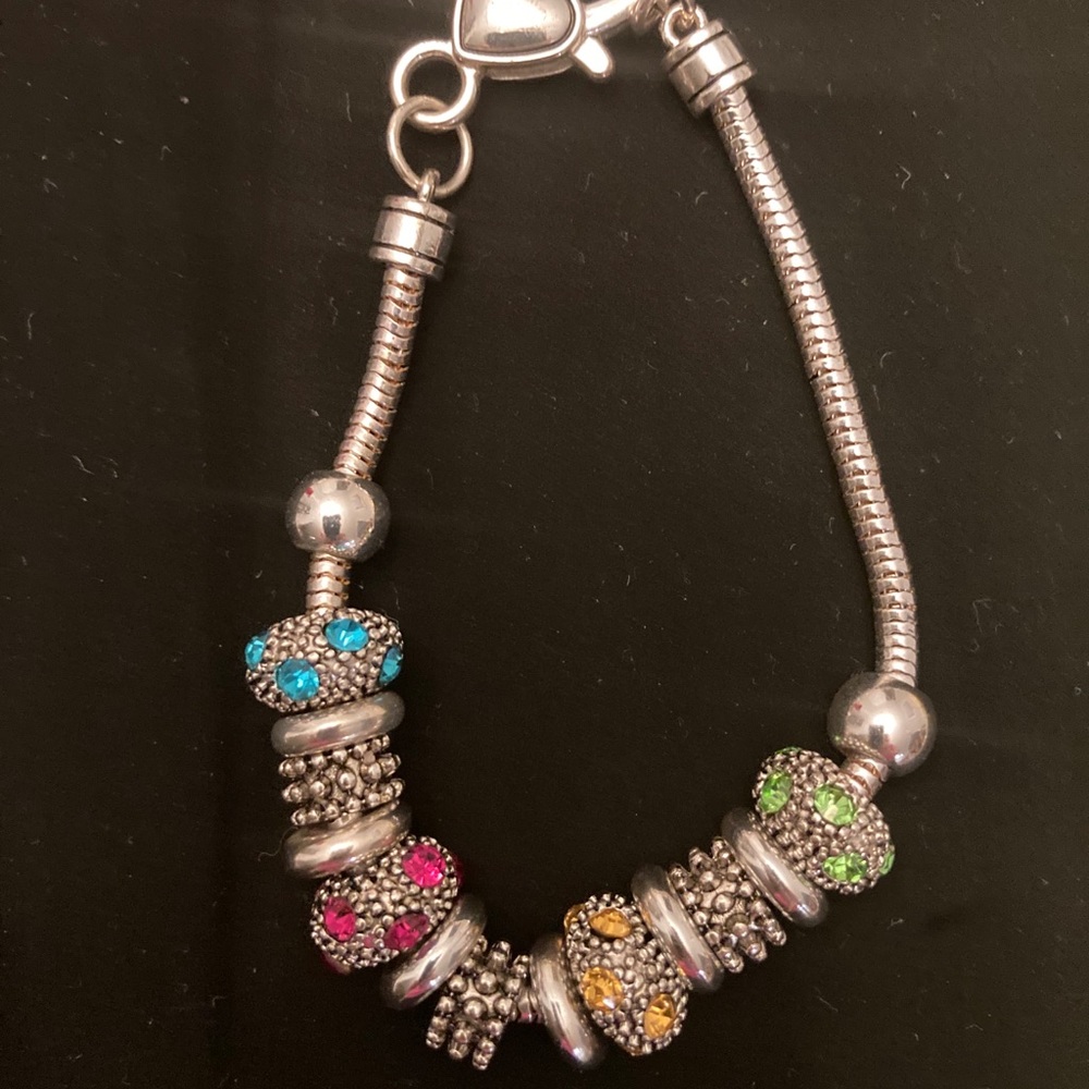 PANDORA CHARM BRACELET W/ CHARMS